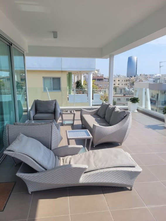 Apartment (Penthouse) in Neapoli, Limassol for Sale