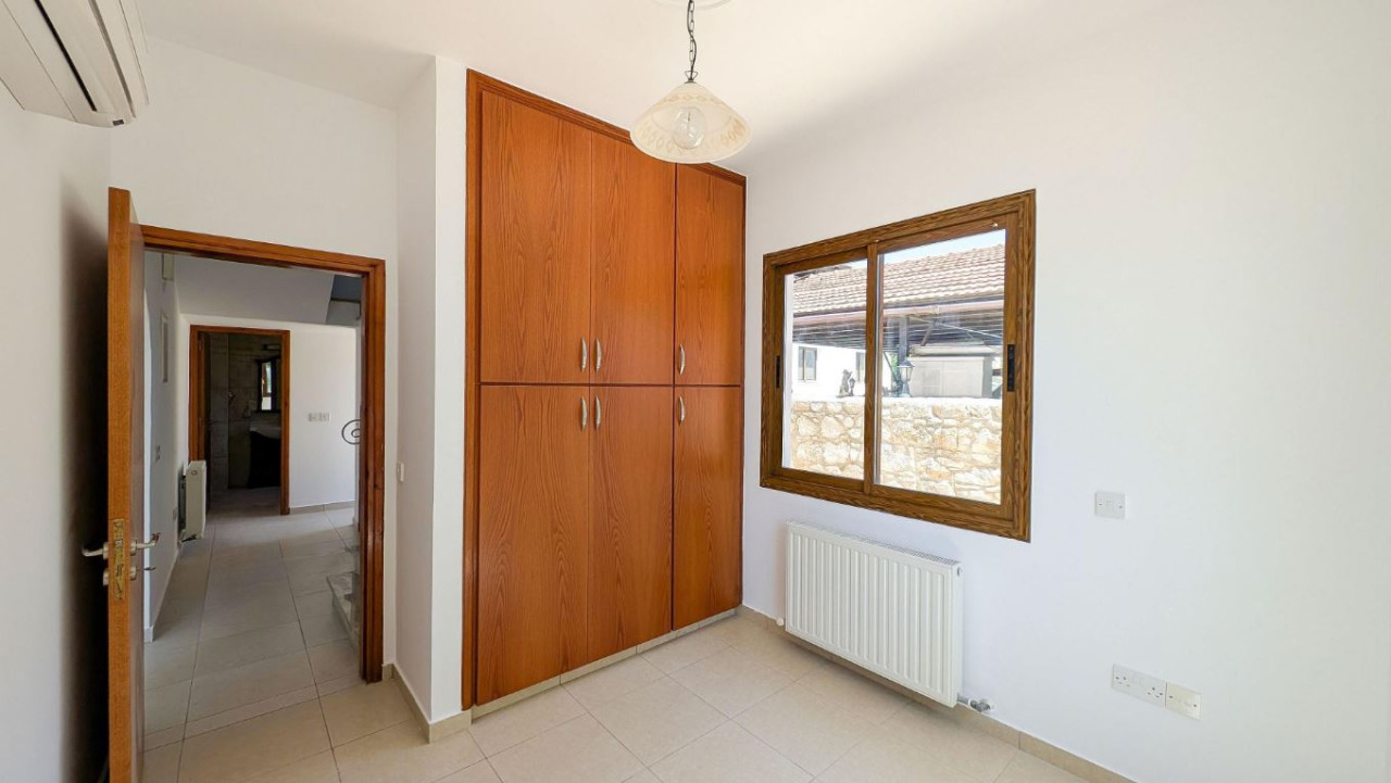 House (Detached) in Ineia, Paphos for Sale