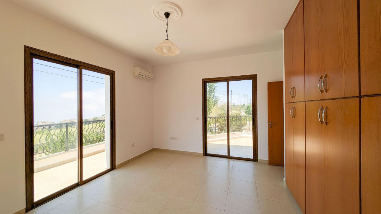 House (Detached) in Ineia, Paphos for Sale