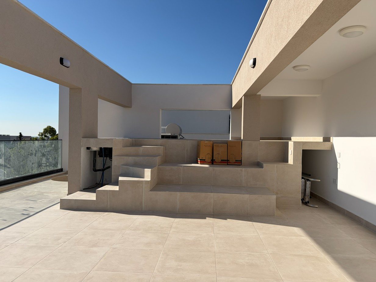Apartment (Penthouse) in Linopetra, Limassol for Sale