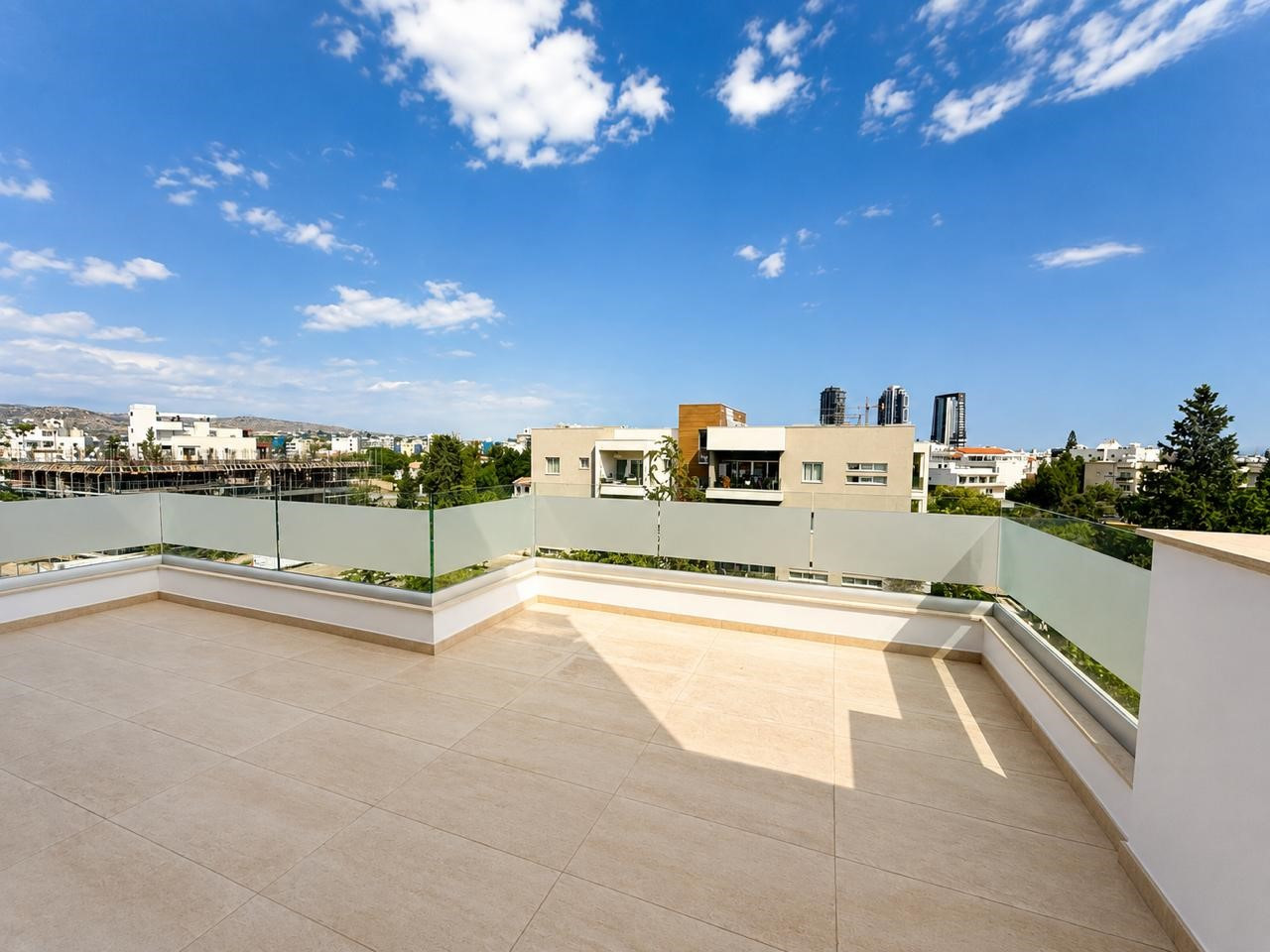 Apartment (Penthouse) in Papas Area, Limassol for Sale