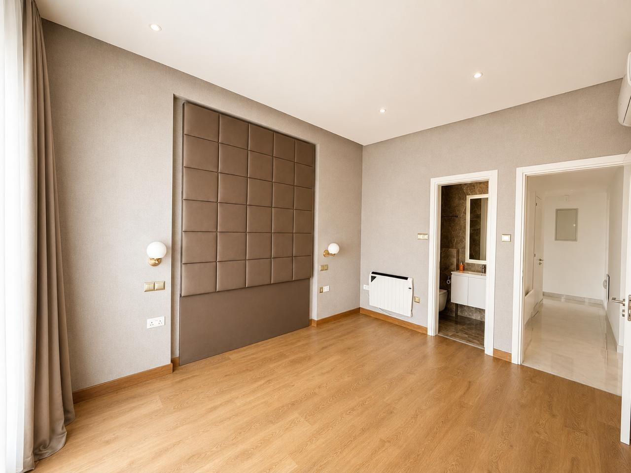 Apartment (Penthouse) in Papas Area, Limassol for Sale