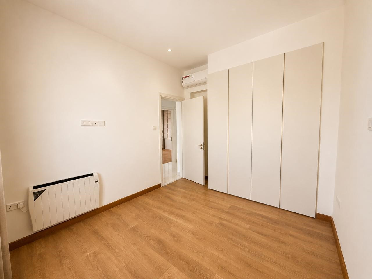 Apartment (Penthouse) in Papas Area, Limassol for Sale