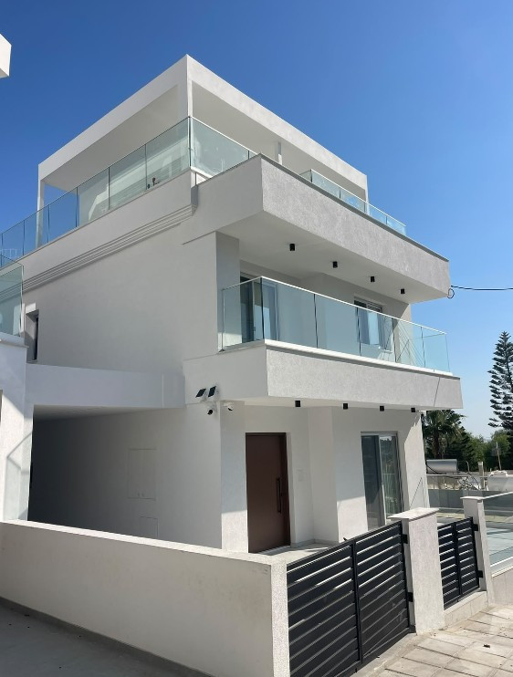 House (Detached) in Agia Fyla, Limassol for Sale