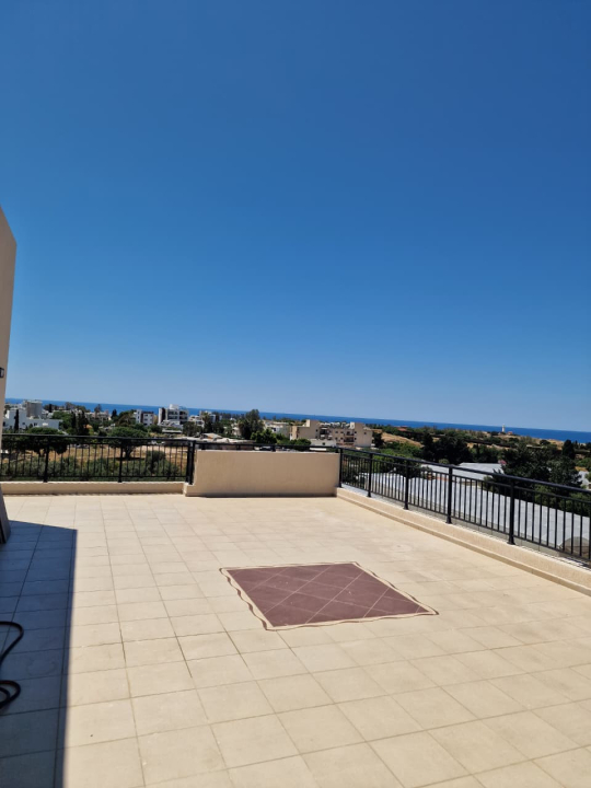 Apartment (Penthouse) in Kato Paphos, Paphos for Rent